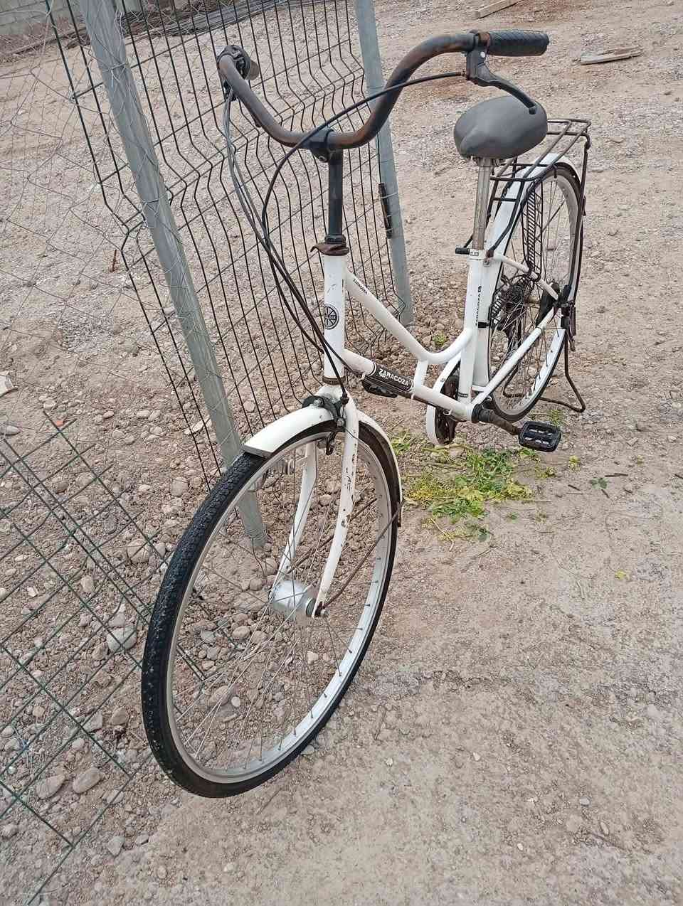 مكلف بالنشر
سلام وعليكم متاح باسكل ياباني نظيف كل عيب مابي سعره 90 الف وبي مجال عنوان كركوك طريق بغداد 
***********
