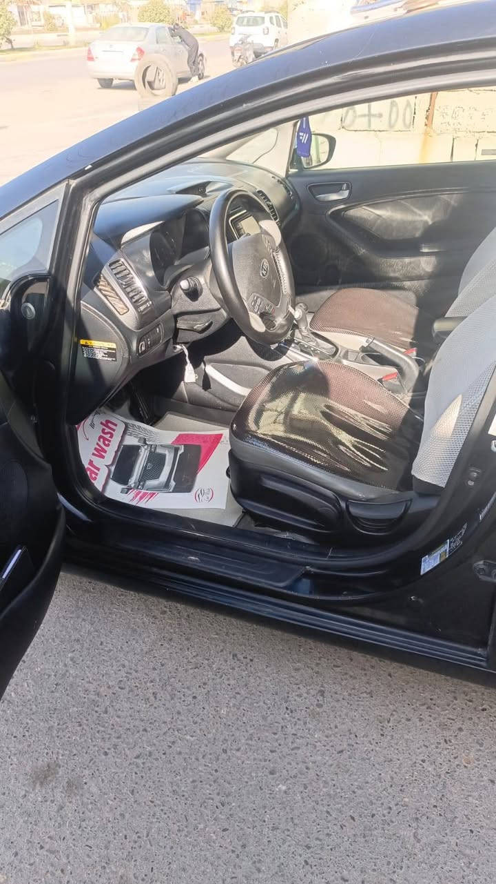 سلام عليكم فورتي 17 البيع فقط حادث جاملغ وبنيد وجاملغ خلفي والصندوك بيهن تعمير وبيهه صبغ حزام مكينه جديده ‏‪***********‬‏هاتف 📞السعر 92 مجال بسيط مكاني بغداد المعامل
