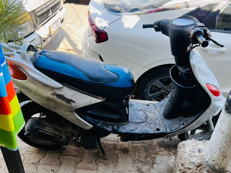 دولفين للبيع سعر 250 ماعايزه شيء الدراجه بس تايراتها تعبانه
***********
