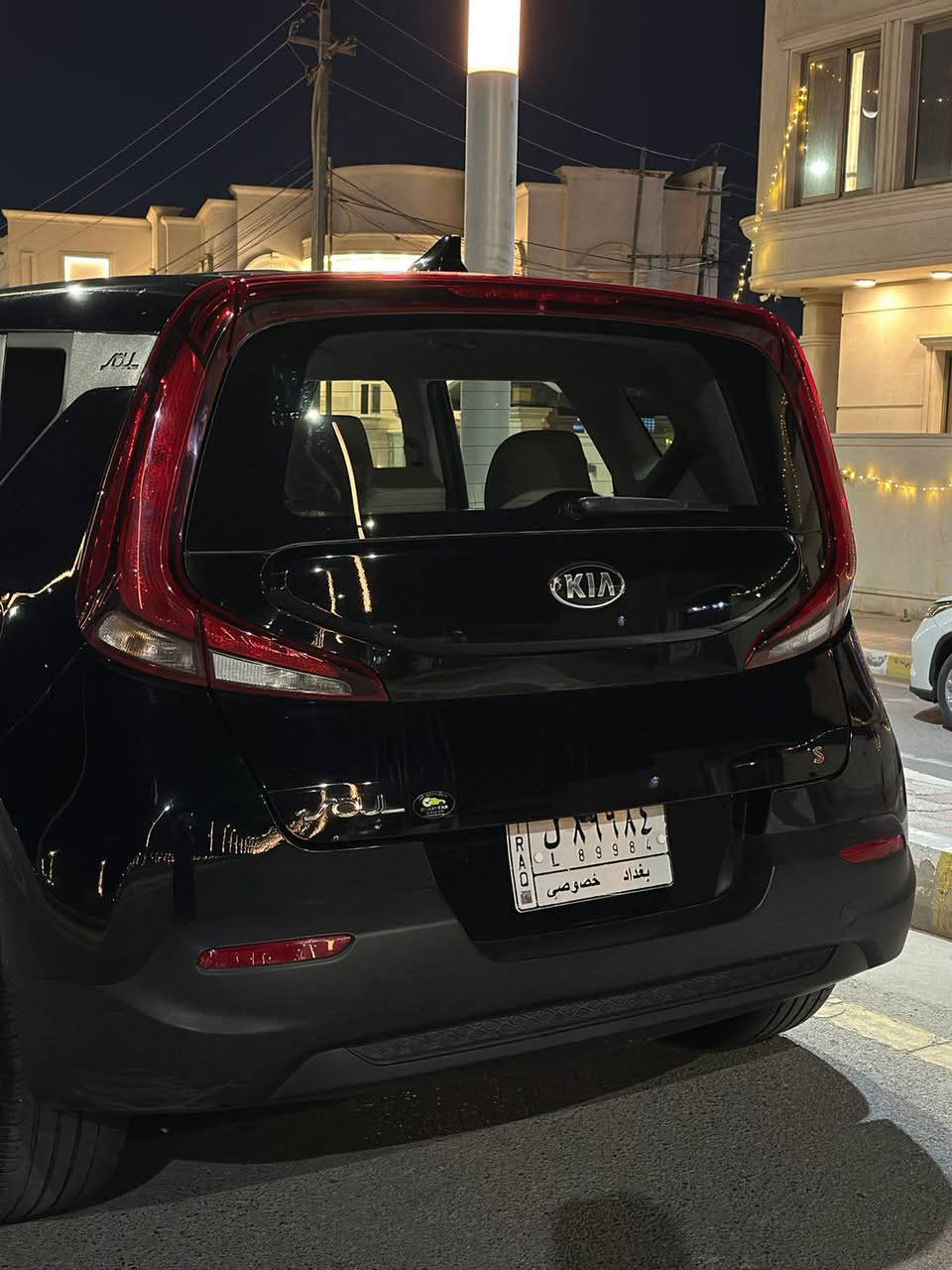 كيا صول موديل 2020 وارد امريكي 
ماشيه 91 لون اسود فئه s كامل مواصفات كامره خلفيه شاشه كاربلي دبل تحكمات ستيرين جهتين درايف مود مرايات جانبيه اوتو بيها قطعتين فقط بنيد وجاملغ 
السونار موجود السياره كلش جديده وسعرها مناسب 
للتواصل /*********** متوفر واتساب الرمادي, الأنبار
