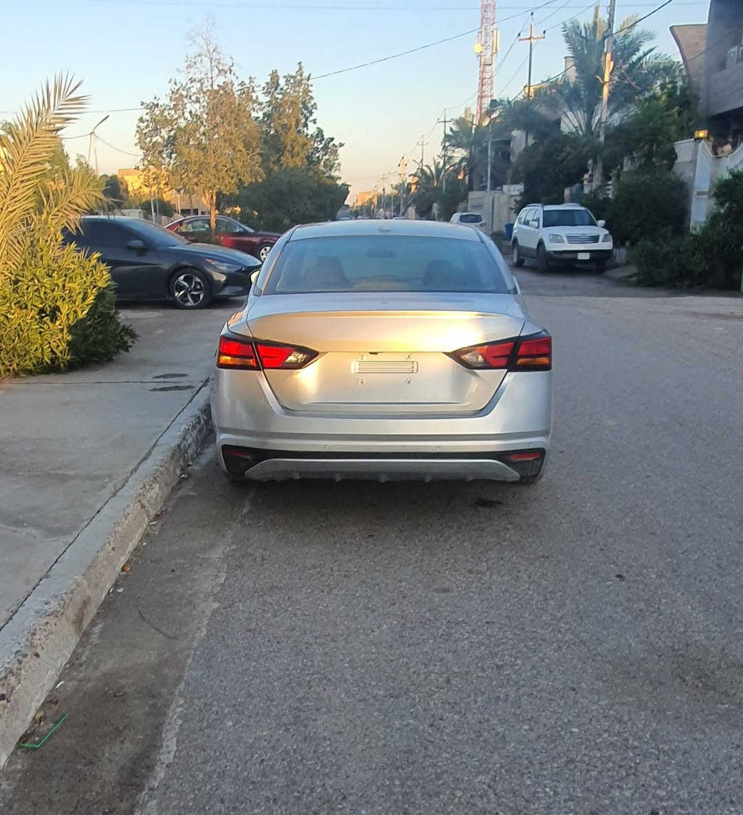 اللون سلفر  . فحص مؤقت
شاشه لمس 
كاميرا 
تشغيل عن بعد
تحكم استيرن
تثبيت سرعة
كشن كهرباء
ماشيه 26 
رادار 360 
بدون ايرباك 
تبريد ثلج 
ابواب بصمة
تو ويل 
بجم كبس .. ضرر خلفي 
رقم الشاصي 1N4BL4DV3RN314213
السعر 145 بي مجال 
مكان السيارة ديالى بعقوبة
واتساب ***********
