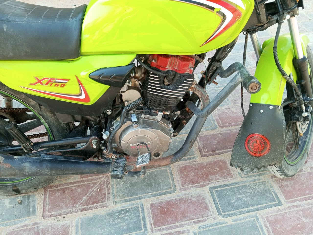 شاينيك موديل 23 اوراق استنساخ بيها بليته 
جانت متروكه فأكو اماكن بيها زنجار قليل محرك زيرو مكفول بعده نشيط نضافه 95 بالميه كهربائيات كلها شغاله نكره سلف وهندر للاستفسار ***********
السعر 650 او مراوس بدايون حتلو كلك
