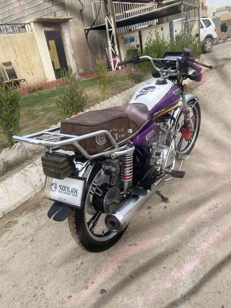 ادراجة ايراني 23 الدراجه بلادية مامفتوحة منه فيس بيها السعر550بيها مجال ايستفار على هذا الرقم ***********
