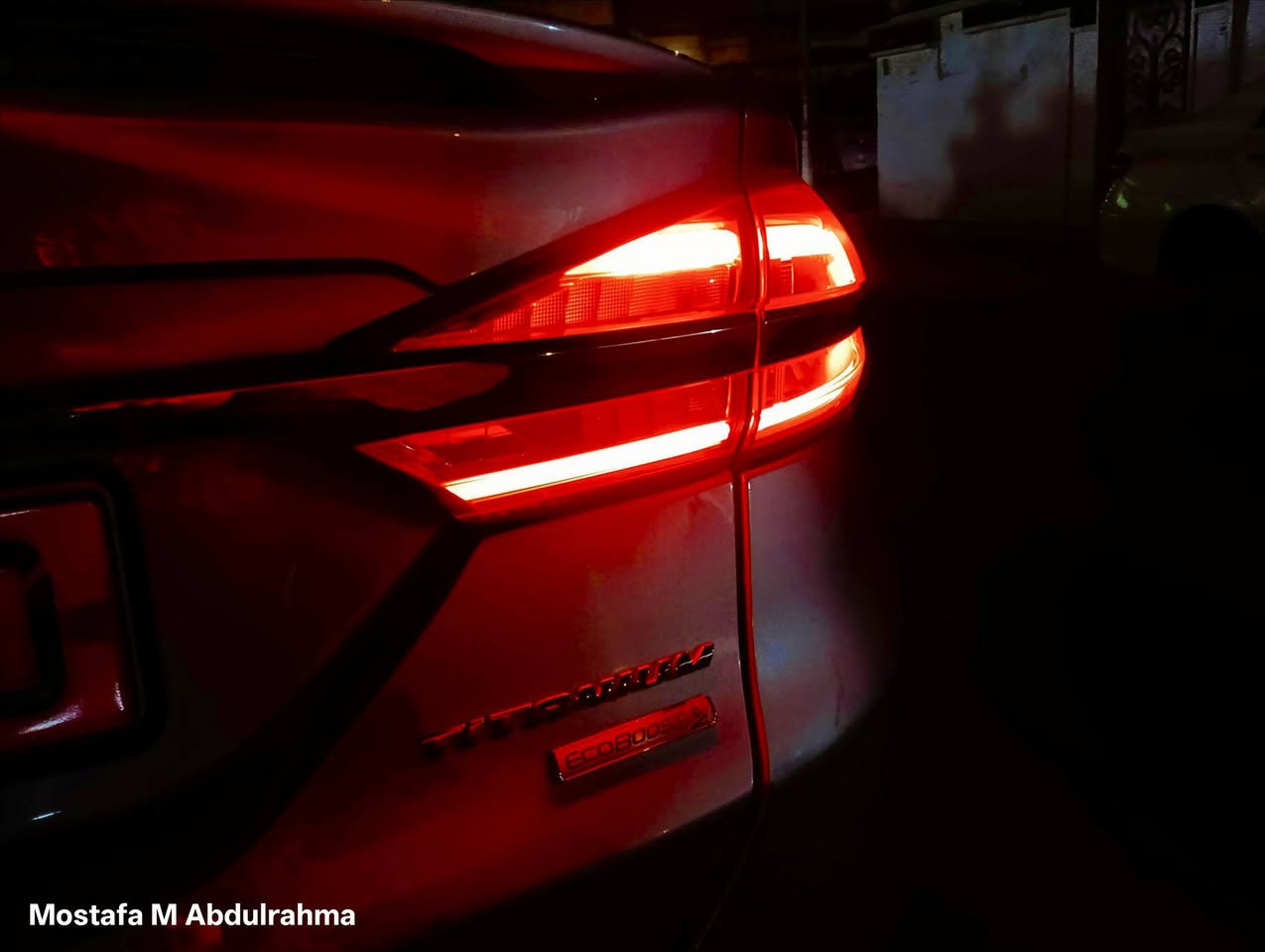 🔥 فۆرد فیوژن ٢٠١٧ (Ford Fusion 2017) 🔥 سەیارەیەکی زۆر خاو، ماشااللەی لێبێت
### 📌 گرنگترین زانیاری و مواسەفاتەکان:
 * **مۆدێل:** 2017
 * **جۆری مواسەفات:** Titanium (فۆڵی فووڵ)
 * **مەکینە:** 2.0 تۆربۆ (مەکینە مەرغوب و بەهێزەکە)
 * **گێڕ:** ماوس (شێوازی نوێ)
 * **دۆخی لێخوڕین:** خاوەنی مۆدی **S (Sport)** بۆ لێخوڕینێکی خێرا و بەهێزتر
 * **سیستەمی دەنگ:** خاوەنی **12 سەماعەی براندی بەناوبانگی Sony** یە (کە دەنگێکی ئێجگار ساف و بەهێزی هەیە و تایبەتە بە مواسەفاتی تایتانیۆم)
 * **شاشە:** شاشە گەورەی ئەسڵی (شاشە لەمس بە سیستەمی زیرەک)
 * **کوشینەکان:** کوشین گەرمکەرەوە (کوشین گەرم) + کوشینی جەڵد و کارەبایی
 * **بۆیاغ:** پێنج پارچە بۆیاغ (بەبێ کێشەی ناوەوە یان شاسی)
 * **مواسەفاتی تری تایتانیۆم:**
   * ئیشپێکردن بە بەسمە و ڕیمۆت کۆنترۆڵ
   * لایتەکانی پێشەوە LED و تەمڕوێن
   * حاسەی پشتەوە و کامێرای دواوە
   * ئاوێنە کارەباییەکان و عەدەسە
   * ویل کەرۆمی گەورە و جوان لەسەر قفڵ
### 📞 بۆ زانینی نرخ و دەستکەوتنی زانیاری زیاتر:
تکایە پەیوەندی بکەن بەم ژمارە مۆبایلەوە یان لە ڕێگەی **واتسئەپ** نامە بنێرن:
👉 ***************.     #0750 362 4224#
