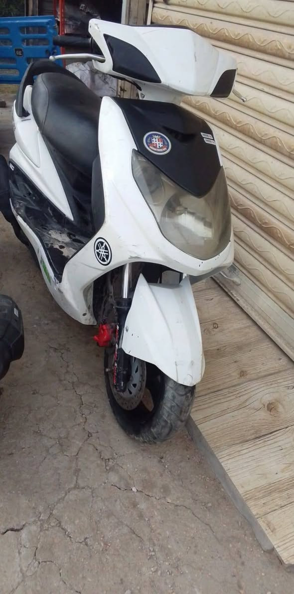 السلام عليكم سكنس فحل كابريتر ما نقصهة شي بس ترتيبات بسيطه للبيع او مراوس السعر 450 مكاني بغداد العبيدي الرقم ***********
