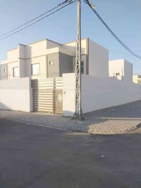 اميرات ٢ بلوك ٣ • ٢٥٠م • ٣ غرف