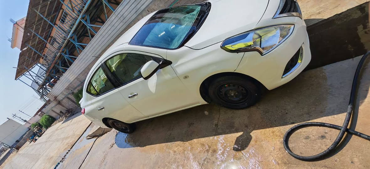 السلام عليكم سني هندي مديل 20 سنويه منتهيه 
بيها قطعتين تبديل بدون دواخل صبغ باب بارد قبق صندوك اثر ضربه خفيفه مكفوله شواصي الغود محرك كير تبريد كفاله بسم شركه 
سعر 85قفل مكاني بصرة الجزيرة ***********
