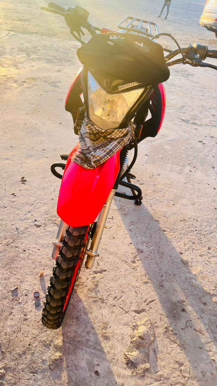 سلام عليكم
شباب دراجه لونسن قفاز
دراجه كدام العين 
نضافه ٨٠ 
دراج امعمره بستن اولفات بس امانت الله غراض ياباني أصلي تعميره كلفتني ٩٠ 
درجه رقم أربيل تحول ثاني يوم 
السعر 1950 مليون اوتسعميه اوخمسين اوبيه مجال للطيبين 
تواصل واتساب فقط 
رقم الهاتف ***********
عنوان موصل جانب الأيسر
