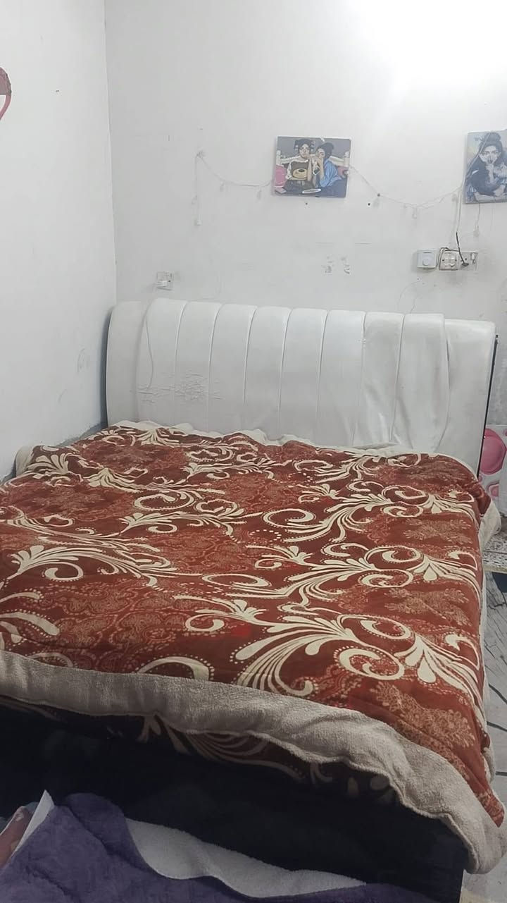 غرفة تركية مستعمله نضيفة جدا 8 قطع سعر 400 وبيهه مجال للاستفسار رقم ***********
