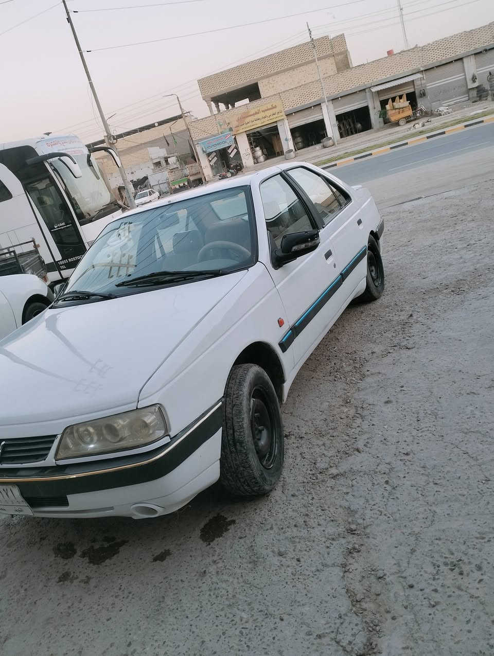 سلام عليكم مرخصت الادمن هاي سياره حلوه ونضيفها كبال  عينكم سياره جاهز كبل لشارع ماعايزه برغي مال واحد هلا باب الله بيجو 405 نميس جاهزه موديل 13 رقمها نجف اكعدك ويا راعيها مداور ثاني يوم العنوان نجف وهذا رقمي وبي واتساب هم *********** 
السعر 42 وبيها مجال قليل
