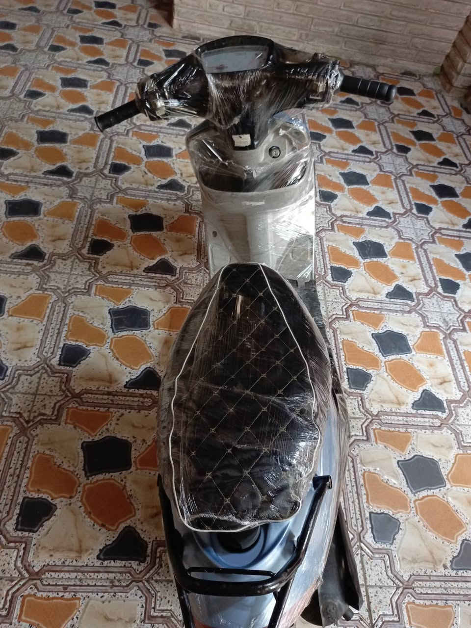 السلام عليكم عندي دراجه تسعه قجمه كهربايات شغاله ما مفتوحه سرعا 80 السعر 250الف وبي مجال قليل مكاني البصرة حي الخضراء مقابيل محد النفط يم صيدله الندى الرقم ***********
