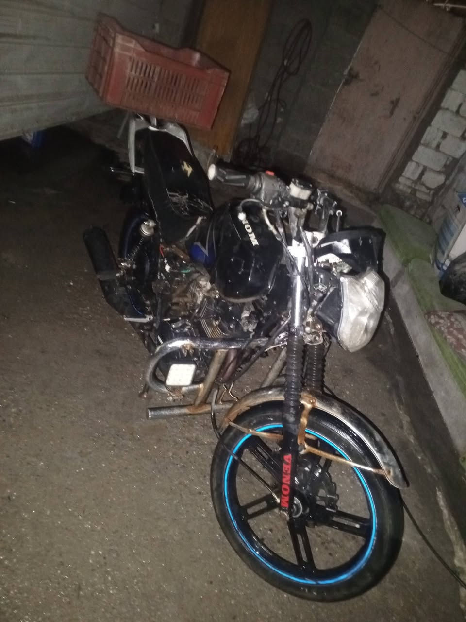 السلام عليكم دراجه للبيع سعر 300وبيهة مجال دراجه مال واحد يروح باب رزقه ويجي عنواني بغداد الزعفرانية مامتواجد على فيس الي يريد يتصل خط ***********
