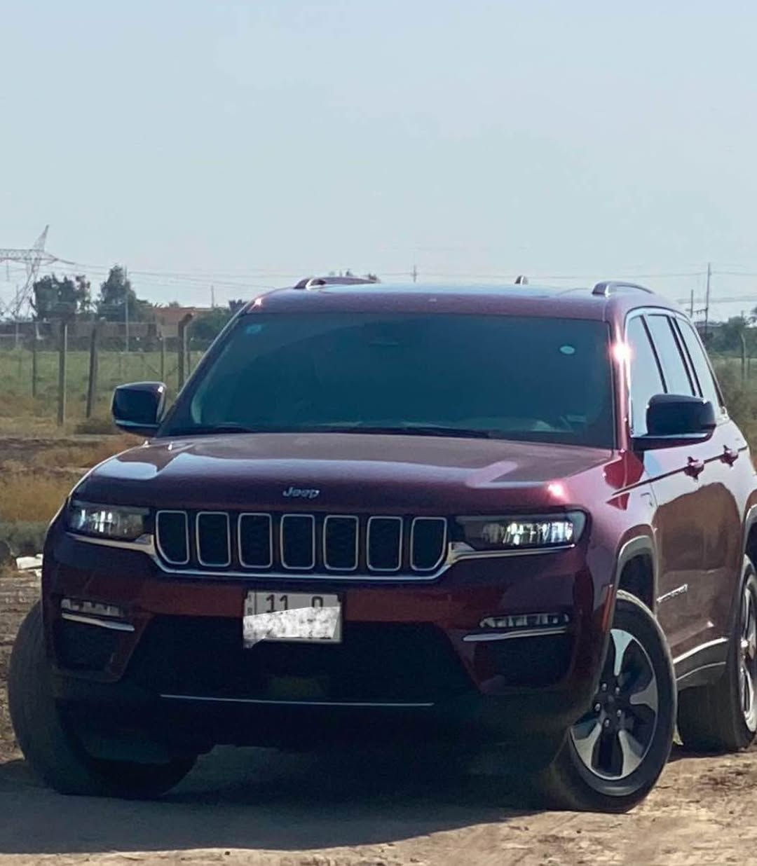 ‎جيب كراند شيروكي لمتد هايبرد بلك ان

‎وارد امريكي فول بدون ايرباك  كلين دخول جديد 
‎‏ Grand Cherokee limited 4Xe 2024 2.0L
‎  فول مواصفات ماشيه 14mi   بحالة الوكاله جديده  
‎لون ماروني رقم بغداد جديد
‎🟫 حجم المحرك ٢٠٠٠ تيربو جارج ٣٧٥ حصان مع محرك الكهرباء اسرع من الهيمي

‎نظام الشحن : الشحنة الوحدة تمشيك ٤٥ كيلو بدون بانزين نهائيا يعني بالداخل متحتاج بانزين بس اشحن كهرباء  

‎  محرك تيربو + هايبرد + بلك ان 
‎جميع الايرباكات  سليمه 
‎     بيها طخه خفيفه بلدعاميه الخلفيه  وع وضعها حتى ممكحله    

‎🔴 حساسات خلفية

‎🔴 ‏‎حساسات جانبيه بالمري

‎🔴 خمسة راكب 

‎🔴 رادار 360 درجة 
🔴  تحديد مسار   

‎🔴  تبريد قطعتين 

‎🔴خمس انضمة قيادة 

‎🔴 بانوراما 

‎🔴 دفع رباعي. 
🔴 كير ماوس مع وضعيات القياده المختلفه للجبال والطرق الوعره والرمال والطين
‎🔴 شفتات ستيرن 

‎🔴 هاند بريك بصمه 

‎🔴 ️مقود جلد + تدفئة 
🔴 شفتات ستيرن

‎مواصفات اخرى 

‎1️⃣ لايتات لد 

‎2️⃣ هيترات في الكشن 

‎3️⃣ شاشات دجتل شاشه كبيرة مع نفكيشن GPS بدون نت 

‎4️⃣ كراسي خزن ميموري  

‎5️⃣ سستم صوت ALPINEو دمام خلفي بلادي 

‎6️⃣ تشغيل عن بعد

‎7️⃣ نظام محاكاة العجلة الذكي 
‎ نظام ملاحة 

‎9️⃣ نظام قيادة ذاتية بريك امامي خلفي اوتو (توقف ذاتي عند السهو)     
السعر     . 35800.   بيها مجال بسيط
‎🔟 مكان بغداد الكرخ 
‎للاستفسار *********** بغداد, العراق
