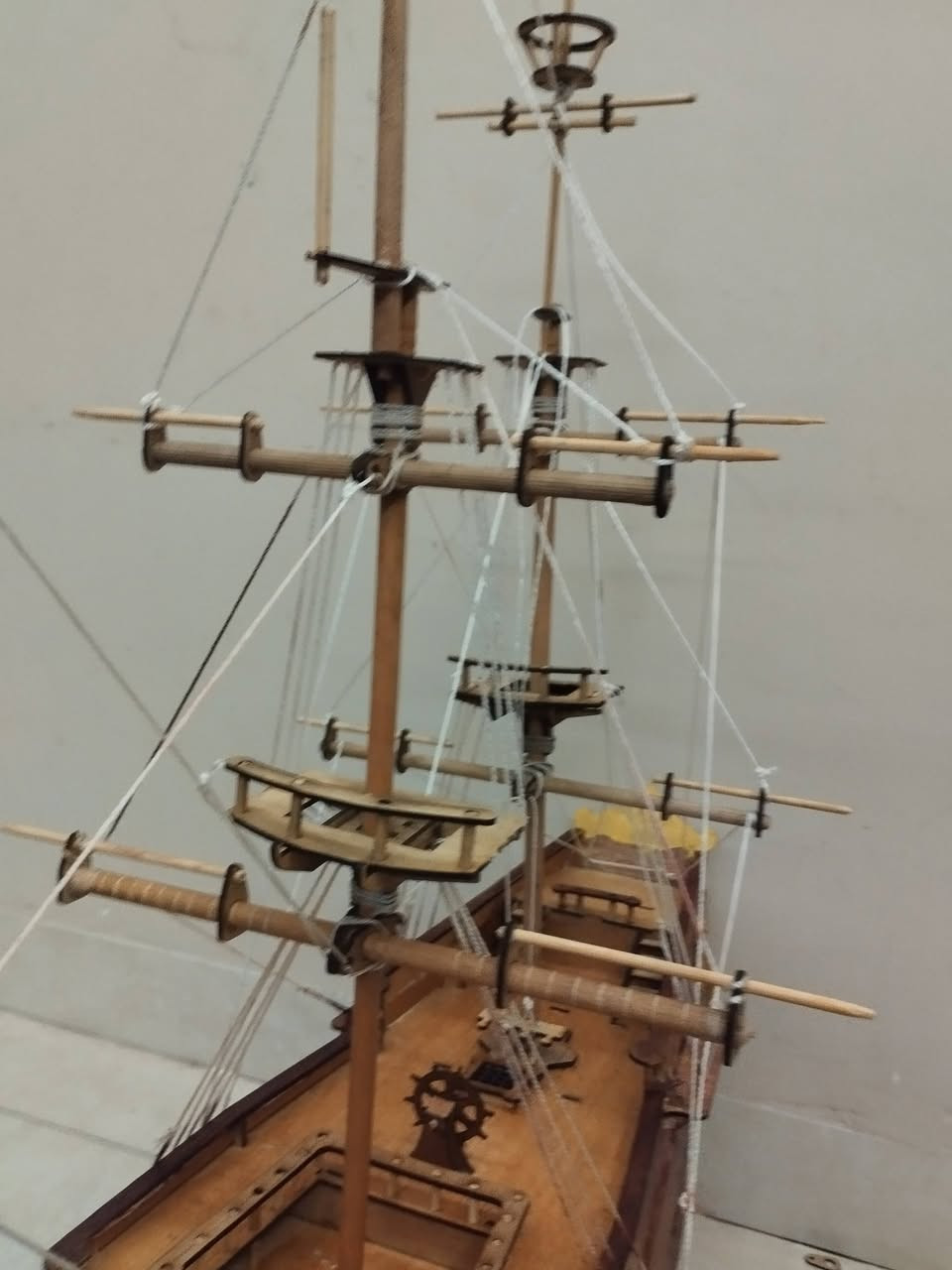 من صنع يدي  اغلب الاجزاء  من الخشب الصاج القياس متر طول وارتفاع متر تقريبا تحتاج مساحة  40 سم في القاعدة


**إذا كنت صاحب هذا الإعلان وتريد حذفه لأي سبب، رجاءا أرسل رسالة إلى الدعم الفني**