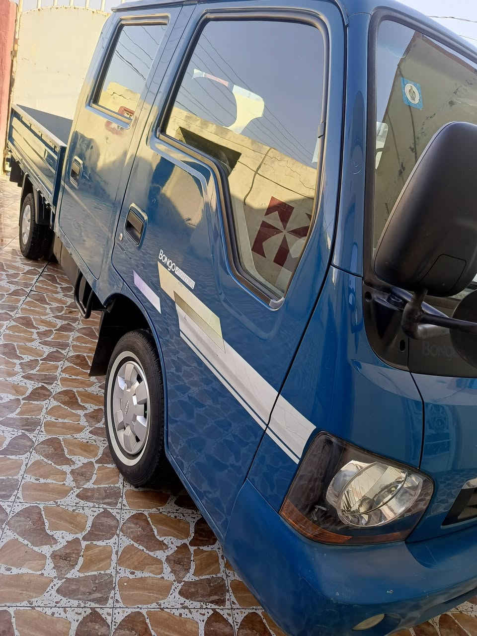 كيه ام عيون موديل 2000 سياره جديده مكفولة كفاله عامه وضع شركه بسمي رقم انگليزي أبيع سونارمن الصبغ سياره كير محرك شرط تخم تاير جديد سياره دواخل شركه تبريد شغال ريموت 4 ابواب سياره جديده بلعافيه على الياخذهه السعر 100 وبيه مجال بصيط مكان بابل الاتصال ***********
