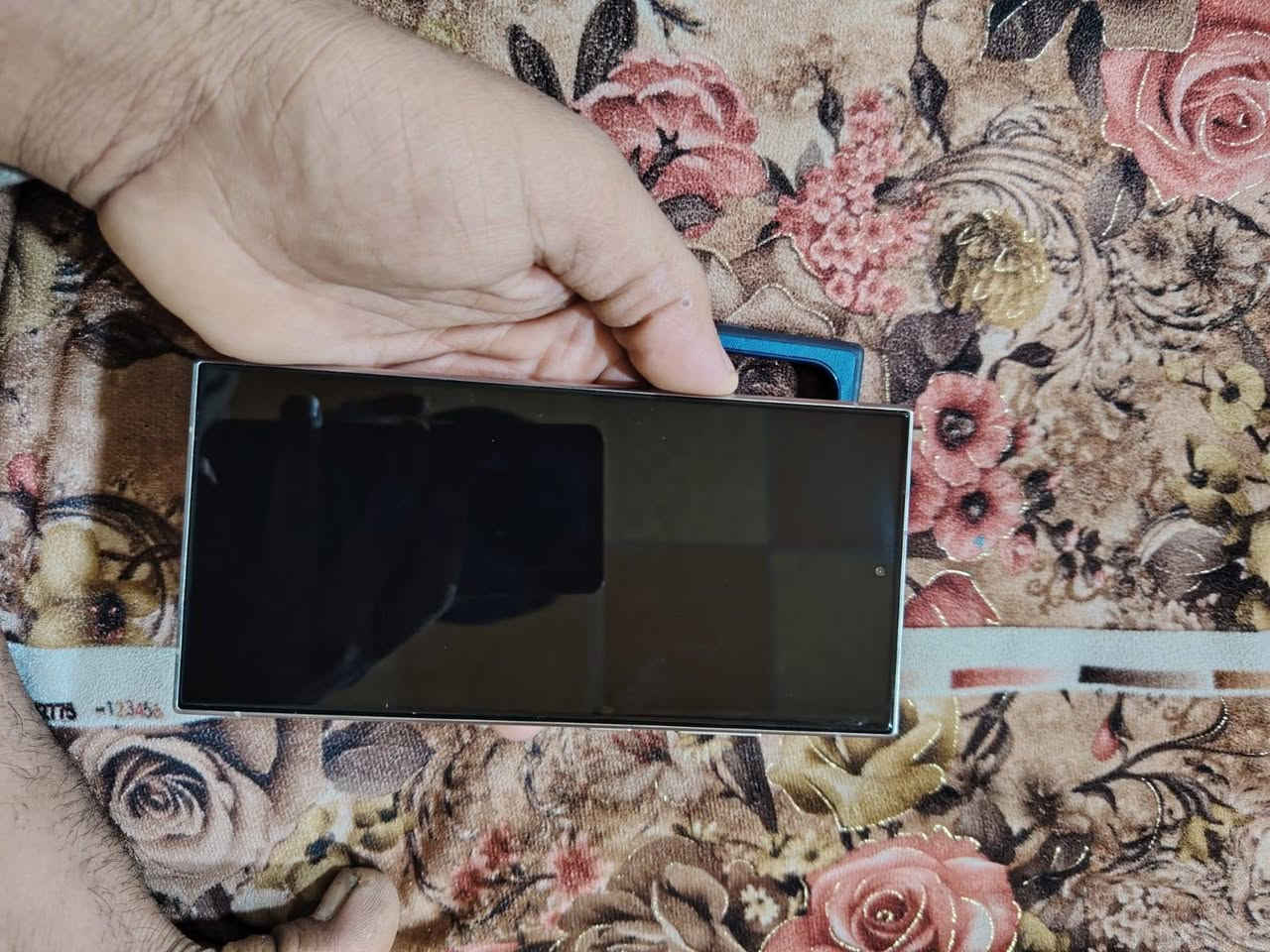 للبيع s24التره  مستخدم 4اشهر جهز 256سعر الجهز مليون 50 الف   للاستفسار  هلا هذ الرقم ***********
