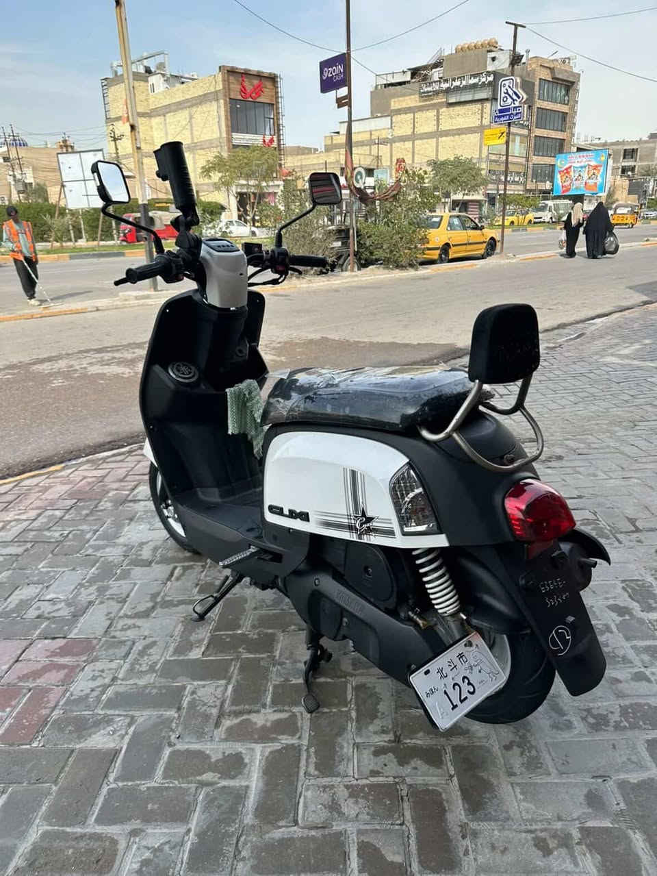 ماشيه ٦٠٠٠
نوزل 
رمبه 
منفيس 
اوراق كامله 
سعر ١ قفل 
كفرات اصليه 
دراجة بلاديه 
تجوه اصليه

*********** التفاصيل واتساب
