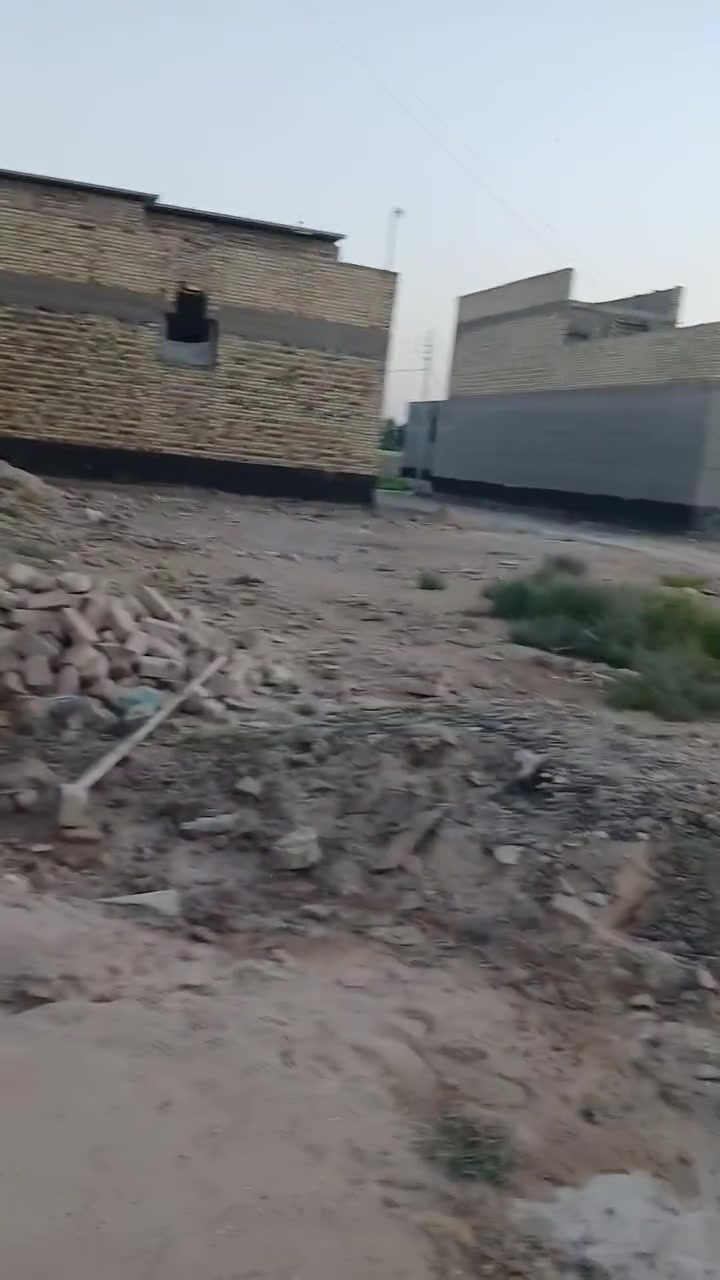 اللهم صل على محمد وال محمد 
قطعة للبيع 200متر طابو زراعي سند٢٥ 
الموقع..حي ابو طالب الوردية مقابل مستشفى الكفيل 
تقع على شارع 20 متر 
للاستفسار ***********
