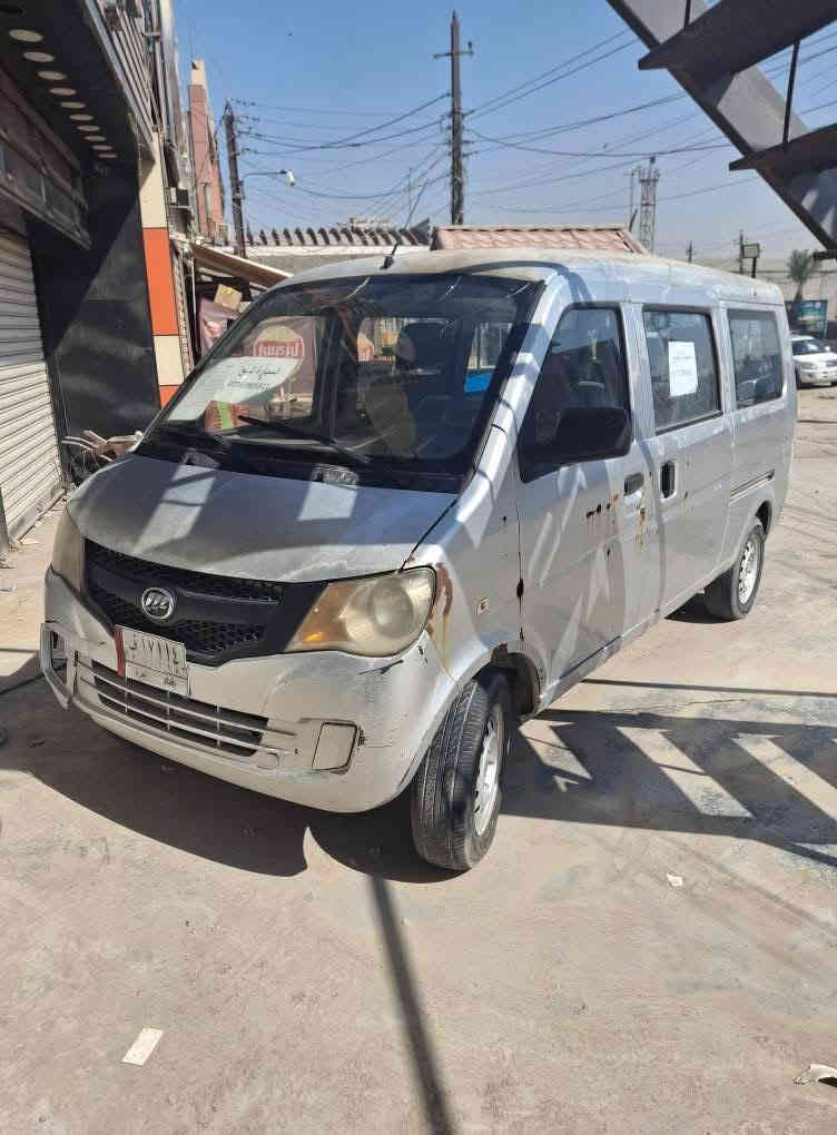 سلام عليكم
سياره ليفان 2014 

10 راكب 

محرك نضيف 

داخل نضيف 

باتري جديد

تبريد شغال 
السعر 28 بيها مجال

***********
