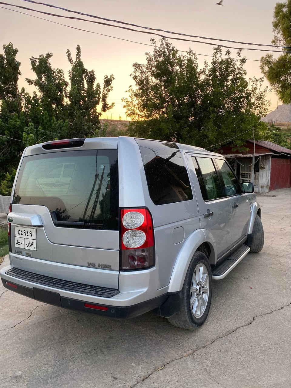 LAND ROVER LR4
HSE فول مواسه فات
V6
موديل 2011
بى سبوغ بى ده عم 
گير و مه كينه به شه رت نه كراوه ته وه مه كينه ى تازه ى به ستراوه بيلاد
صه قف ره س شوشه
سه ياره كه تازه ماوه ته وه 
ره قه م هه ولير مانگيكه سه ناوى به سه ر جوه 
ته قريبه ن مليونيك غرامه ى له سه ره پاشى معامه لا ده يگه رينمه وه 
سعرى 120 معامه لا
شوين زاخؤ 
كؤره ك واتس ئاپ ***********.   *********** شقلاوة, أربيل
