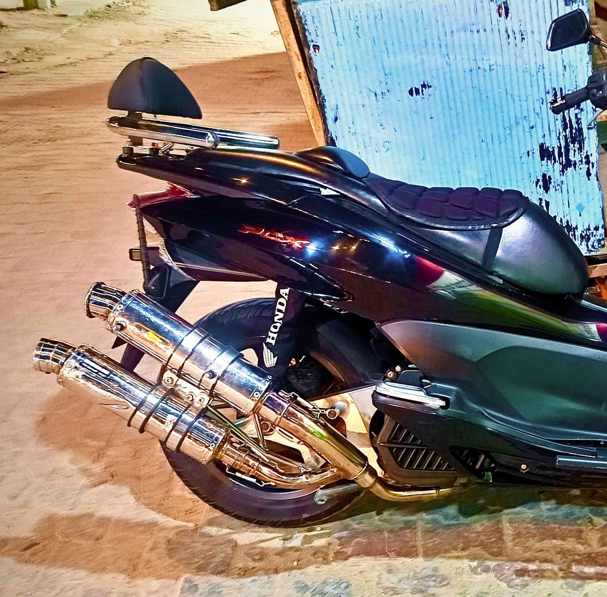 متاح

دبل صالنصه ياباني مو تجاري

مال جيل اول. pcx. قطعه نادره

او مراوس. بكفرات جيل. اول. لون ابيض صدفي جدد
***********
