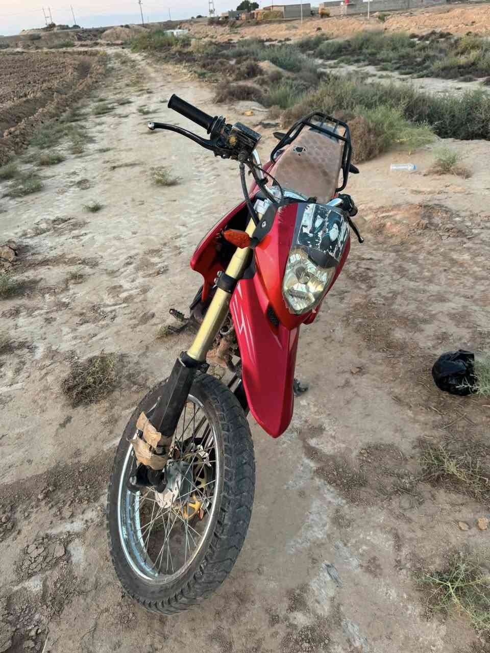 قفاز للبيع موديل 20مكفول كفاله عامه اكتروني وراق اصولي شرط الترقيم السعر خاص /***********
