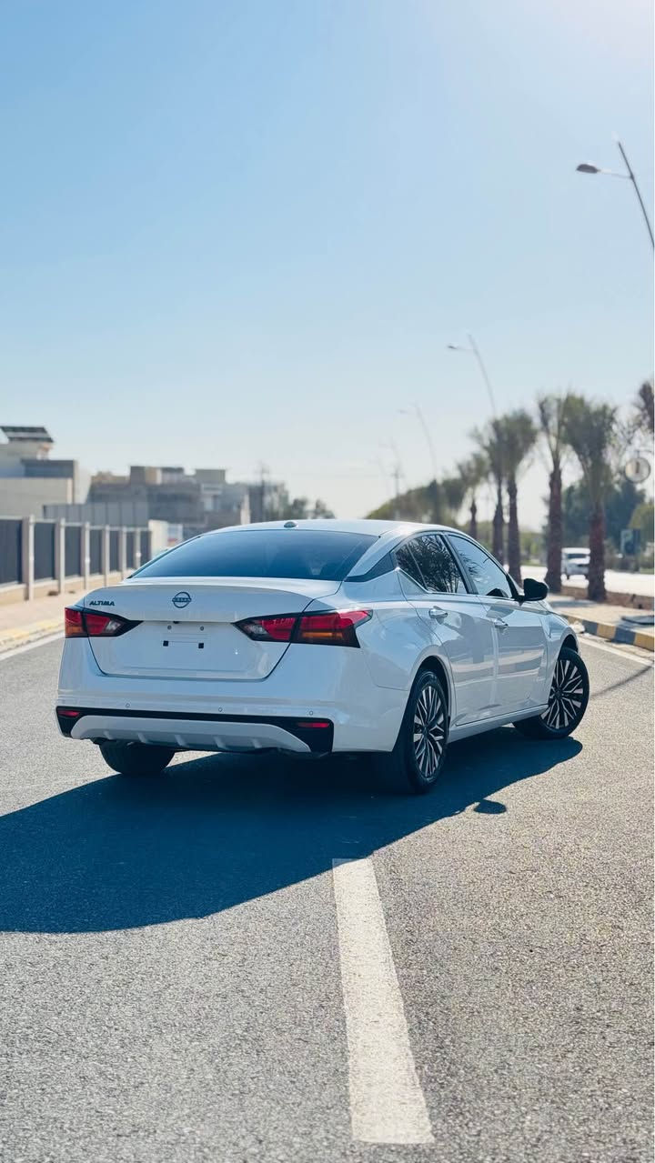 Nissan Altima SV 2025
.
ماشية 22 الف مایل 
.
سيارة بس بنيد صبغ و بي شوية بارد ، سونار موجود، رقم شاصي:
1N4BL4DV6SN302353
.
سعر ١٦٠ 💥ورقة و بي مجال بسيط .
.
*********** كالار, السليمانية
