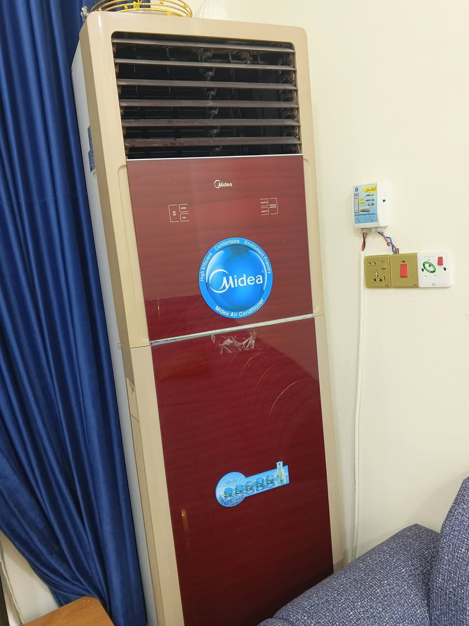 سلام عليكم سبلت للبيع عمودي طنين نضيف كلش وتبريدة زين سعر 700 الاستفسار 
‏‪***********‬‏
