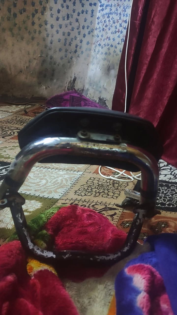 سلام عليكم تجوة صفر عشرة نضيفة تخبل يوجد توصيل داخل بغداد فقط سعر 100وبيهة مجال شراي يتصل على رقم ويشلع عيوني ***********
