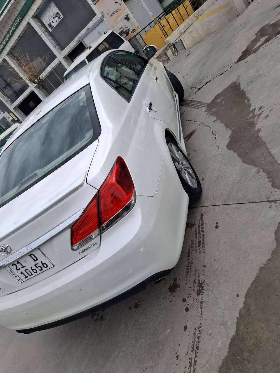 السعر165 بيها مجال بسيط *
*للبيع*تويوتا افلون2011 وارد خليجي 
 رقم سليمانية شرط التحويل  ،مكينة 6 سلندر  3.5 ،مكينة گير  شرط ممفتوح المحرك حدادية بالكارتون سيارة جديدة بمعنى الكلمة 
السيارة فول مواصفات limited 
ملاحظة /السيارة بيها ثلاث قطع بدون دواخل
مكان السيارة/ سليمانية/كلار
للأستفسار  الاتصال على هذا الرقم او واتس اب***********
