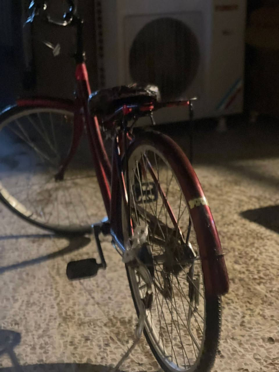 السلام عليكم باسكل للبيع حجم 26 الون ماروني بريك خلفي عكرب ٦نمر السعر ٦٠ وبيه مجال ملاحظة الباسكل مامصبوغ العنوان بغداد الجديدة رقم ***********
