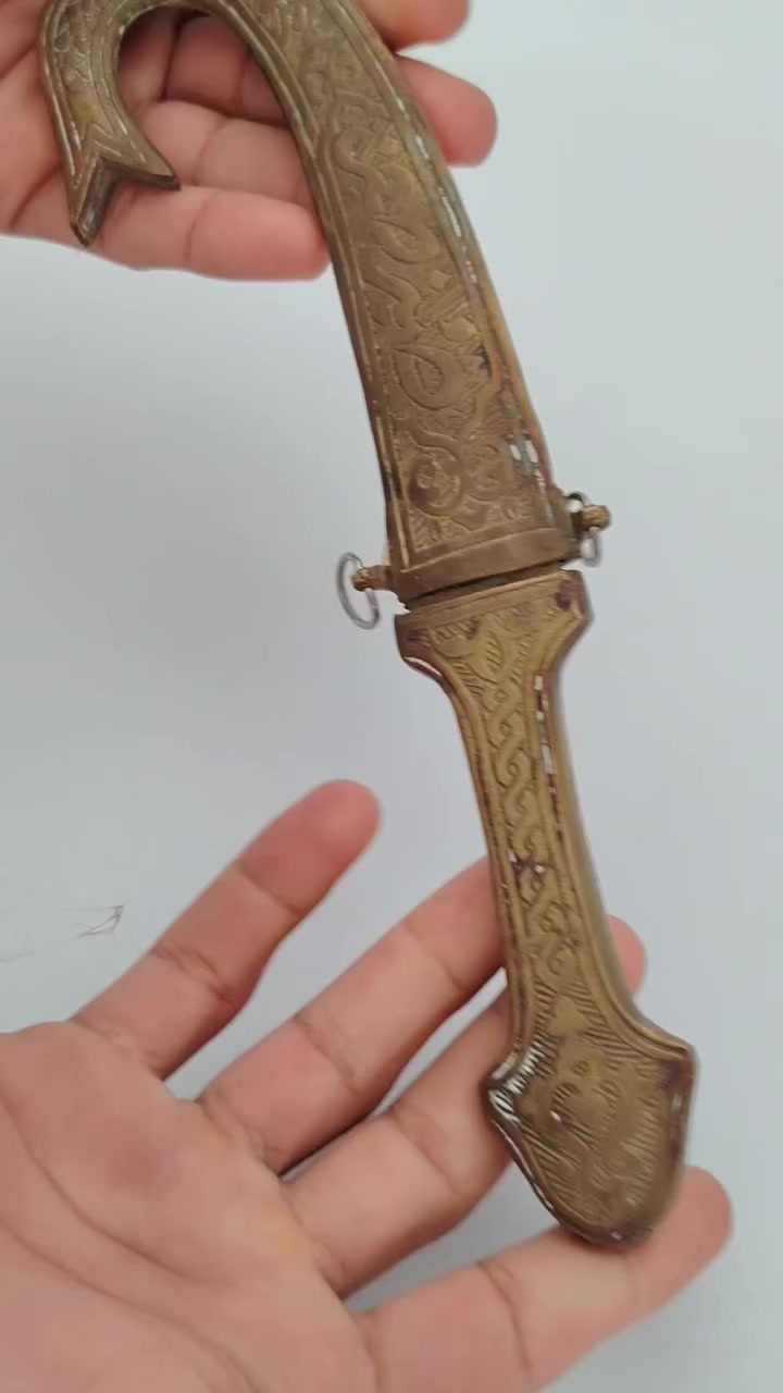 خنجر عثماني قديم قطعه ثقيله أنتيك نحاس بل كامل
***********
