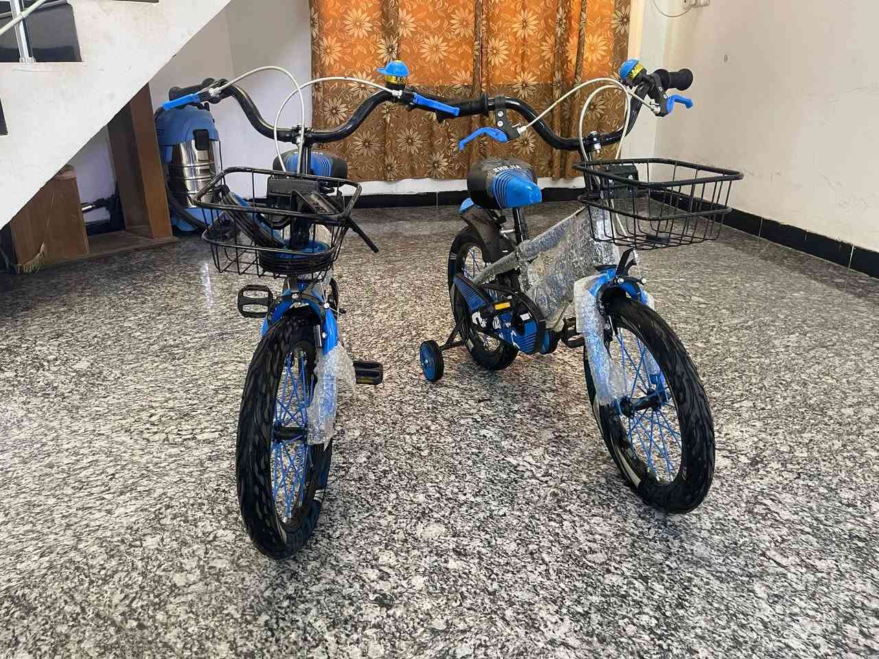 بايسكلات ثنين للبيع نضيفات كلش مكانهن دوره مكلف بلنشر ***********
