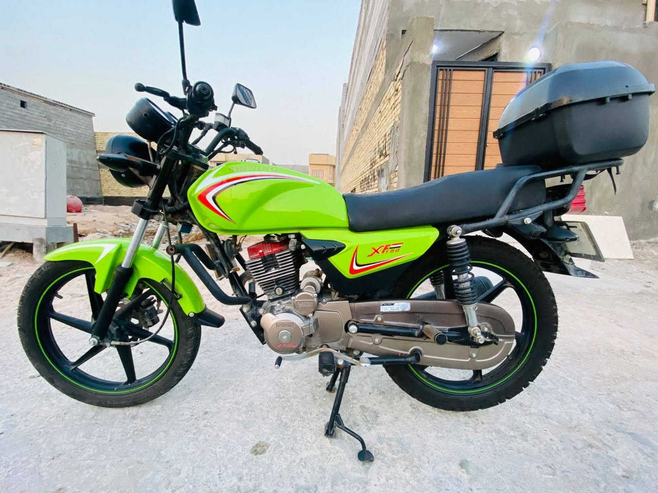 سلام عليكم دراجة للبيع نوع شينك موديل ٢٣ نضيفة كلش رقم انكليزي وسنوية بسمي الدراجة من طول لطول ابلاد مكان قبلة *********** مامتواجد على الفيس
