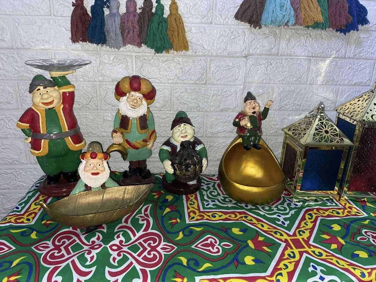 اغراض رمضانيه ومفرش تخم عشر مقاعد جديد ما مستخدم ولا مره العنوان بغداد السيديه
***********
