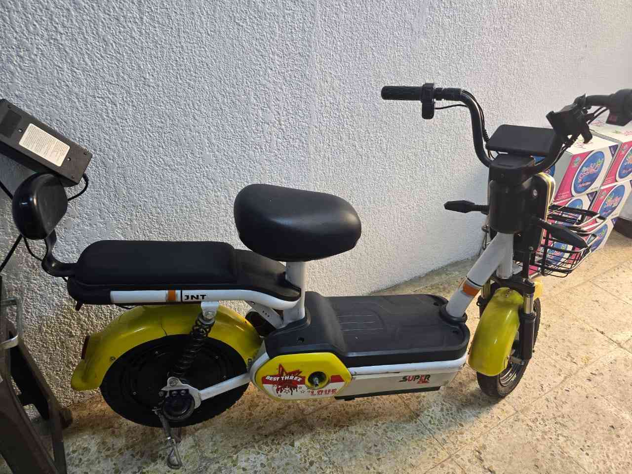 للبيع ماطور شحن بطاريات منتهيه ***********
