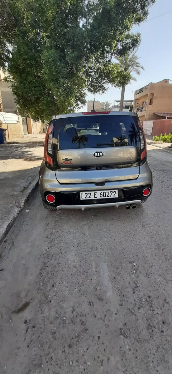 كيا صول موديل ٢٠١٩ وارد امريكي محرك ١٦٠٠ جي تي تيربو  فول مواصفات عدا الفتحه  بصمه تشغيل رقم شمالي تريد كفاله تريد تحويل السعر ١٢٠ورقه ماشيه ٥٥ الف بسمي  مع صور الحادث استفسار الاتصال على الرقم *********** مكان السياره العبيدي حي الرئاسه والسياره جاهزه من كل شي وما تصرف ربع عليه
