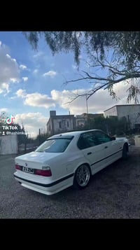 BMWمودیل 90 حجم 525دیجیتال فول بس گیر عادی صبغ حیزام سنوی تا 2030بەناو...