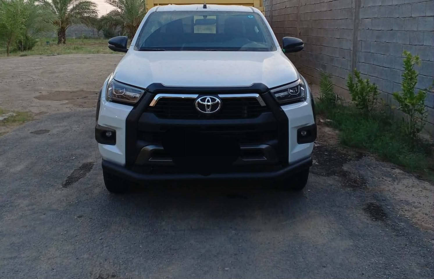 ادفنجر ٢٤ ماشي ١٣ الف رقم بغداد بسمي مكفول كفالة عامة ***********
