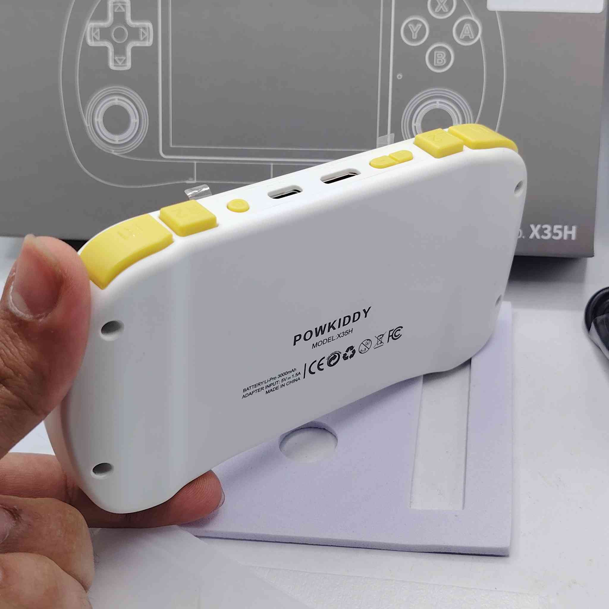 اتاري جديد غير مستخدم فقط مفحوص فارغ بدون العاب

 يشغل العاب هاي الأجهزة بلايستيشن: يدعم PS1 بشكل ممتاز، ويشغل بعض ألعاب PSP الخفيفة.
نينتندو: يشغل ألعاب N64، SNES، NES، بالإضافة إلى أجهزة المحمول GBA، GBC، و GB.
سيجا: يدعم Sega Genesis (MD)، وألعاب Dreamcast (بأداء متفاوت).
أجهزة الأركيد: يدعم أنظمة MAME، NEOGEO، وسلسلة CPS (1, 2, 3).
السعر 55 الف


**إذا كنت صاحب هذا الإعلان وتريد حذفه لأي سبب، رجاءا أرسل رسالة إلى الدعم الفني**