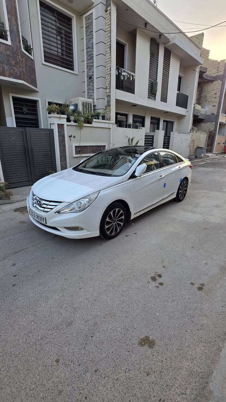 سلام عليكم
سوناتا ٢٠١١ خليجي محرك ٢٤٠٠ دوششش باسم كردي تحويل وكاله عادي  سنويه جديده 
صبغ باب خلف سكن ونص جاملغ فقط 
مواصفات كشنات كهرباء بانوراما تبريد قطعتين حساسات خلفيه مري شفط اشاير بلمري ويل كب كروم  لايت عدسه 
سياره جاهزه للاخير 
عارضها ١١٣ ومجال بسيط كلش 
مكاني بغداد الكرخ 
***********
