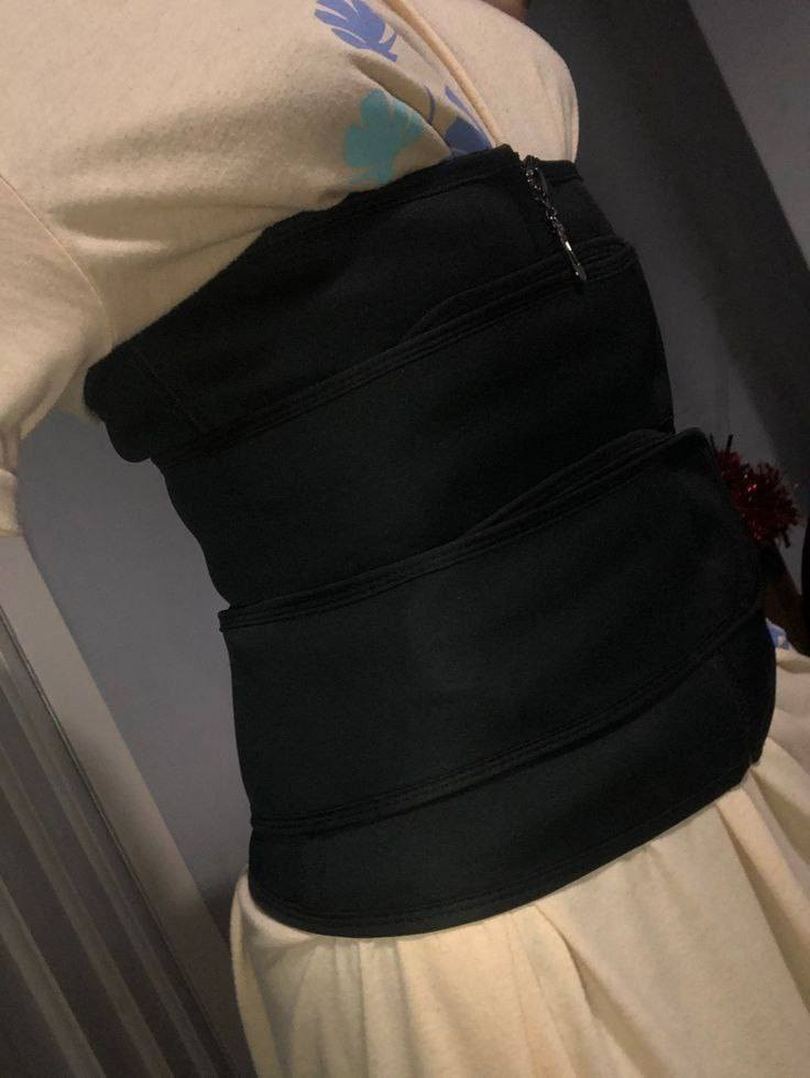 رجع توفر من جديد ✔️😍

 ✅مشد البطن الأكثر مبيعاً في العالم مشد البطن والخصر والمعده المميز يستعمل لنحت البطن والخصر مصنوع من خامات عالية الجوده💯

⭕ يستعمل للنساء خصوصا بعد الولادة و بعد عمليات الشفط والنحت

✅مميِّزات حزام البطن:-
🔥 يعمل مشد البطن على تحسين هيئة وشكل الجسم.
🔥 يساعد مشد البطن، على تعزيز وضعية الجسم، من خلال الجلوس والوقوف بشكل صحيح ومستقيم.
🔥 يعمل مشد البطن على جعل الجسم مرسوماً ورشيقاً.
🔥 تساعد مشدات البطن على شد أعضاء الجسم مثل البطن، 
🔥 يساعد على استعادة مظهر البطن المسطح وتقليل دهون البطن.
🔥 يشجع عضلات البطن للعودة لطبيعتها.
🔥 لا يظهر تحت الملابس.
🔥 يدعم الجزء السفلي من ظهرك. 
🔥 يمنع ترهلات الجلد في البطن
🔥 يساعد في التقويم وانقاص الدهون الزائدة
🔥 عند ارتداء هذا الحزام يبدأ الجسم بالتعرق 
🔥 لا يسبب حساسية
🔥 يمكن غسله بكل سهولة
🔥 يمكن ارتداؤه طول اليوم في المنزل أو العمل أو اي مكان
🔥مناسب للتمارين الرياضية و الروتين اليومي
#اصلي بجودة ممتازة 💯
القياسات : L.XL.XXL.XXXL.
السعر ١٢ الف 
🚘يوجد خدمة توصيل لجميع محافظات العراق ٤ الاف 🚘


**إذا كنت صاحب هذا الإعلان وتريد حذفه لأي سبب، رجاءا أرسل رسالة إلى الدعم الفني**