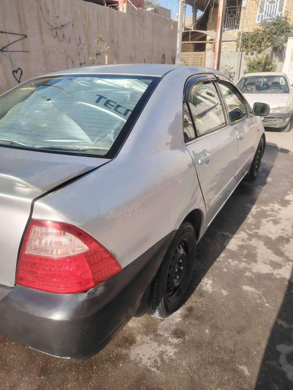 كورلا موديل ٢٠٠٥
خليجي رقم بغداد لون سلفر بيها جراد والسياره بلاد مامصبوغه بيها طخات ومعمرهن بايدي مكينه كير حداظيه جاهزه نقصهو تبريد رقم بغداد دولي باسمي 
السعر ٧٦وبيها مجال للشراي الخاص مفتوح رقم التلفون ***********
