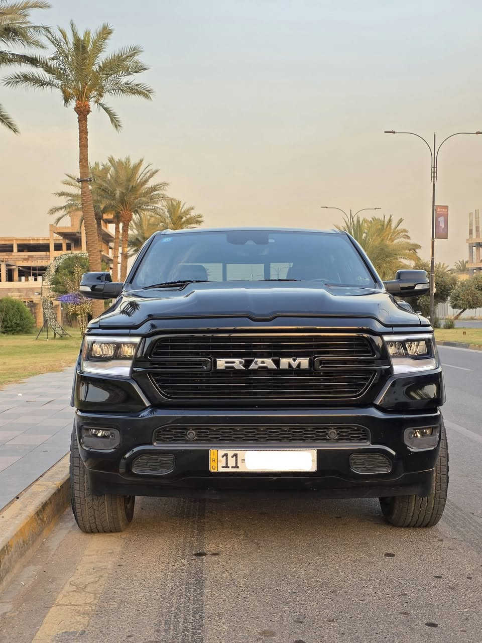 عيد سعيد عالجميع انشالله 
بيع او مراوس 
رام 2022 لارامي  باب طويل وبدي قصير ( المرغوب )
1500 Night Edition
رقم بغداد 
ماشيه 64 الف كيلومتر
حادث بسيط بدون ايرباك بجم كبس
التراك مرفع 2 انج شغل امريكا مع ويل اصلي ماركة ( fuel wheels ) الامريكي المخصص للطرق الوعرة ( حجم 20 ) 
محرك هيمي 8 سلندر / ايتورك  
بطارية المحرك نوع AGM (Absorbent Glass Mat) 
مواصفات >>
تشغيل عن بعد 
اطفاء محرك وتشغيل ذاتي عند التوقف
نظام ايتورك اقتصادي
فور ويل 
كشنات تبريد وتدفئه + كهرباء + ميموري
جامه خلفيه كهرباء 
ستيرن تدفئة 
كشنات كنتاره + جلد
سستم صوت ممتاز
حساسات امامي خلفي مع توقف ذاتي
نظام تحكم بالعربه السحب
رادار امامي تحذير ومانع اسطدام في السرعات العاليه
كامره خلفيه
مراية جانبي شفط مع انارة ترحيب
تحكم وضع دوسة البانزين والبريك كهرباء 
لايت + بكلايت ليد
دوسات كهرباء 
وباقي المواصفات المعروفه وكلشي موضح بالصور  
مكان السياره بغداد القادسيه او اليرموك 
للأستفسار 
*********** وتساب متوفر

