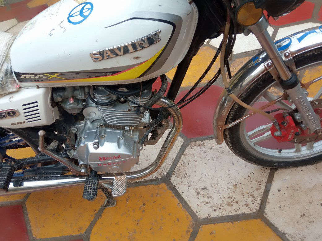 السلام عليكم دراجة سيفان موديل 23 وراق كاملة أصولي سعر 450 مكاني الحمزة الغربي ***********
