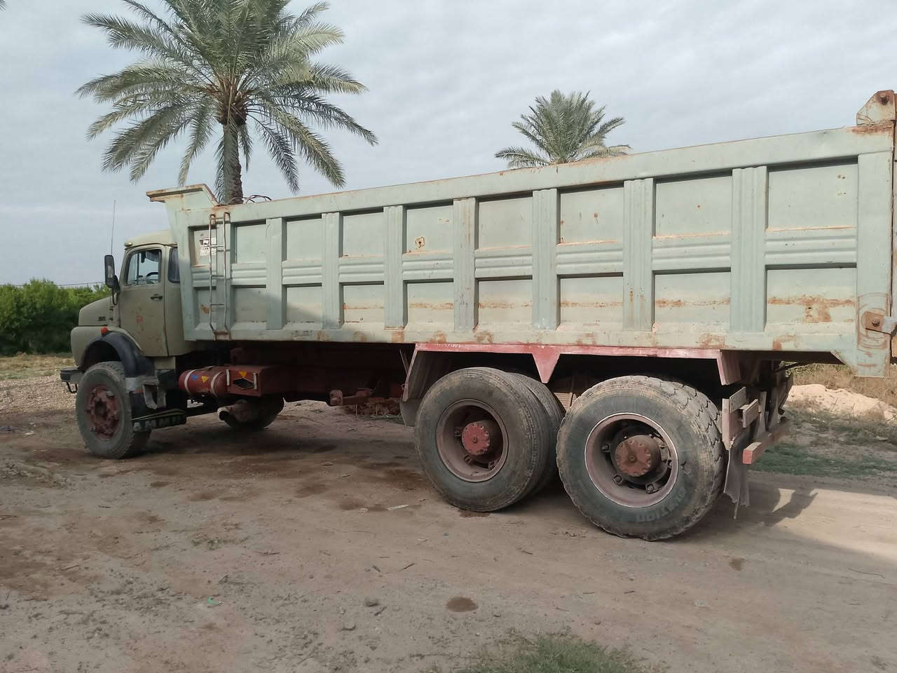 السلام عليكم للبيع اقجم موديل 1976
العنوان بغداد/ابو غريب السياره كامله جاهزه للشغل للاستفسار الاتصال علئ ***********
