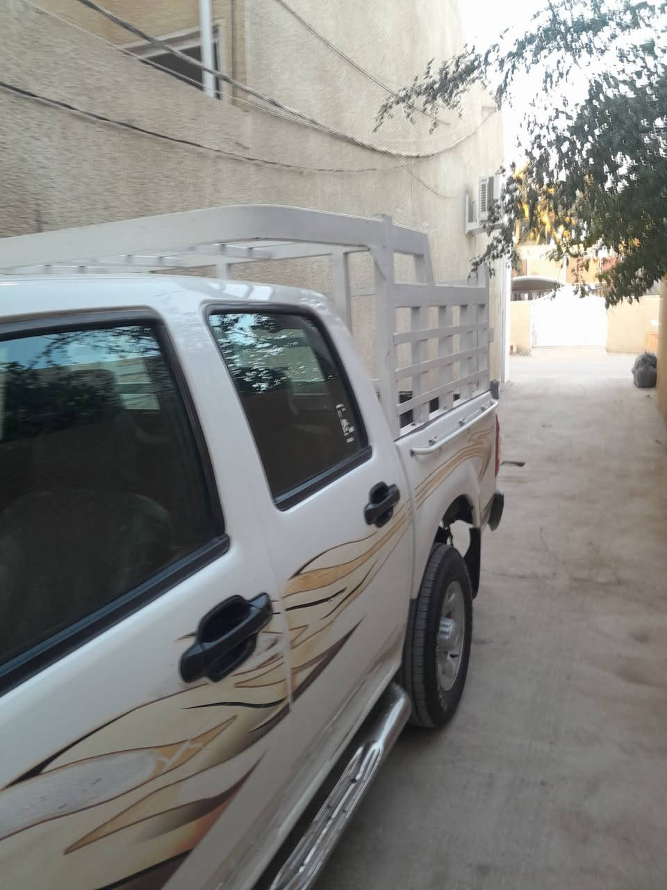 سيارة دبل قمارة للبيع موديل ٢٠١٣نظيفة باسمي رقم بغداد للإستفسار الاتصال على هذا الرقم ***********
