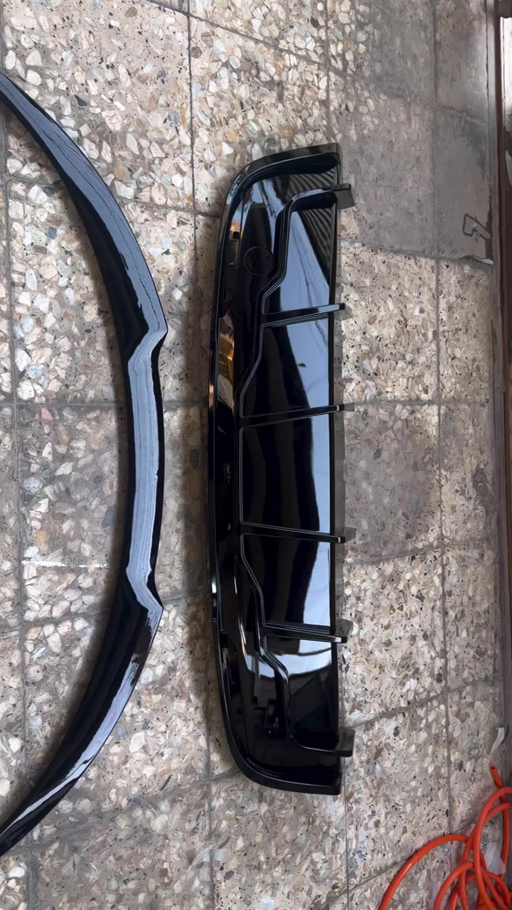 السلام عليكم حبايب 
وصيت كت مال y 2026 وغلطانين دازيلي مال شكل القبلة 2023/2024/2025

واريد ابيعه بعده بل كارتونه مالته 
سعر 350$ وبي مجال بسيط مكاني بغداد العامريه

***********
