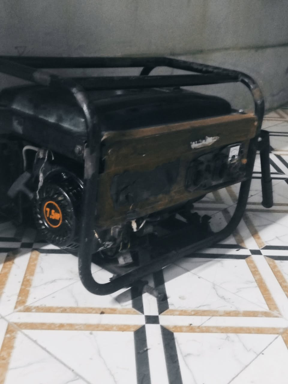 مولده للبيع في الديوانيه 130 بها مجال شراي يتصل على هذا الرقم***********
