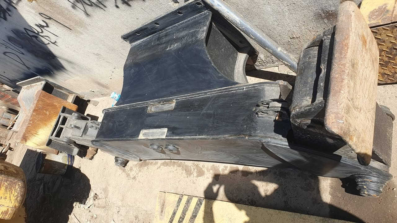 ركايز بلادي مال عفارة هيتاشي zx170w كلش نضيفه %100 على وضع شركة.  
اربيل صناعة شماليه قريب فاملي مول.  
*********** 
***********
